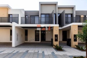 Single Row | 2 Cheques | Walk to Pool